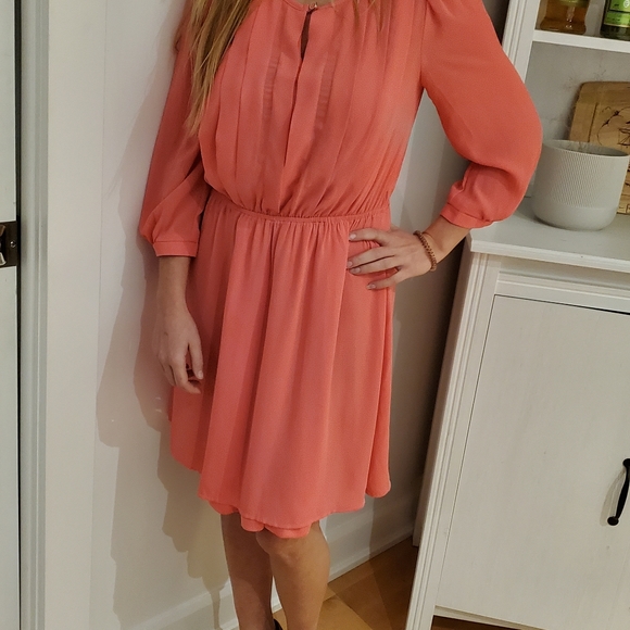 Robe - Picture 2 of 2